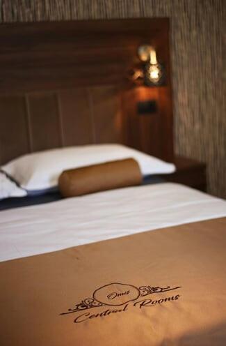 אומיס Central Luxury Rooms מראה חיצוני תמונה