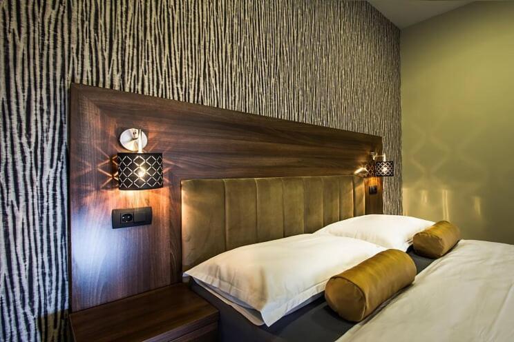 אומיס Central Luxury Rooms מראה חיצוני תמונה