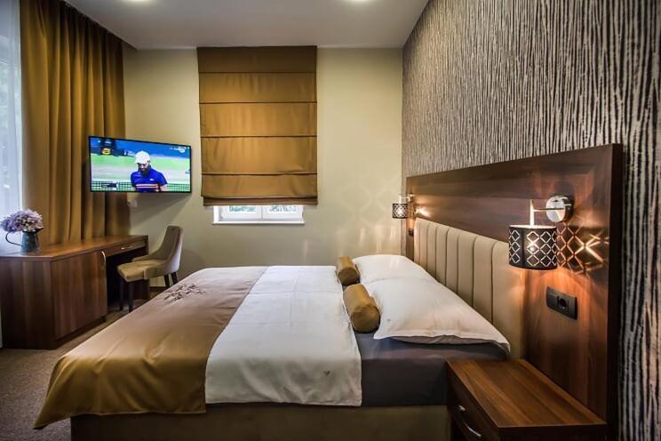 אומיס Central Luxury Rooms מראה חיצוני תמונה
